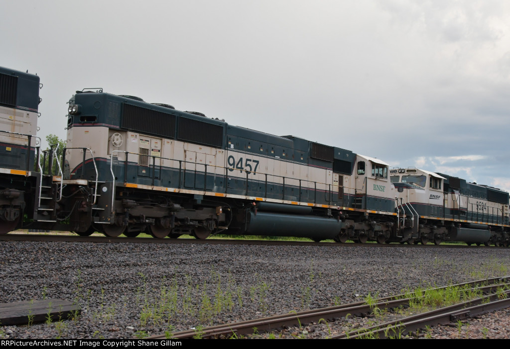 BNSF 9457 Roster shot.